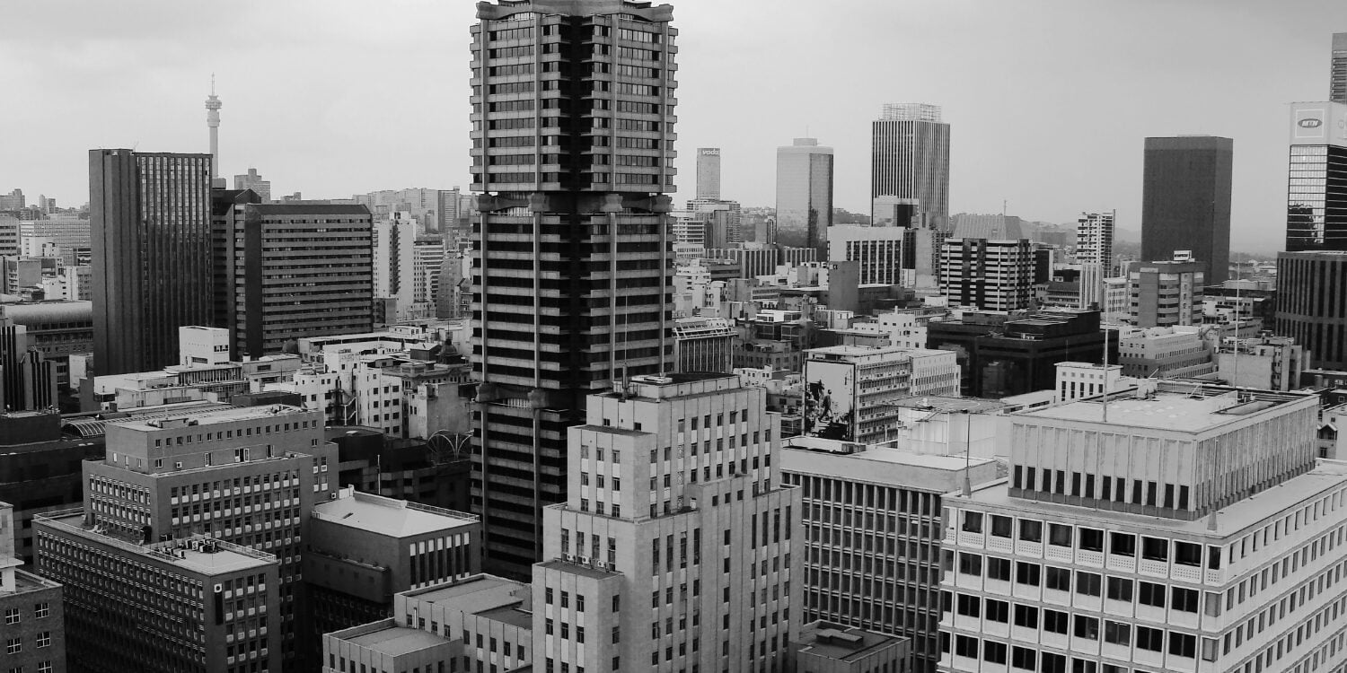 1hennie-stander-4sFrq7rxHX8-unsplash